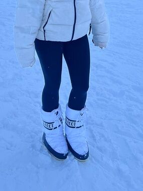 White moon boots